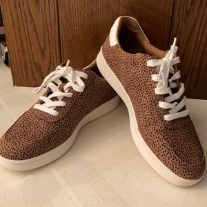 Old Navy Leopard print sneakers